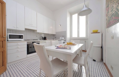 Rione XI Sant'Angelo Apartment | Luxury home in the Ghetto's heart