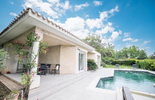 Montferrier-sur-Lez Villa | Luxury Home -Villa-Piscine-Jacuzzi-Famille-Table de billard - Top Pros ServicesConciergerie