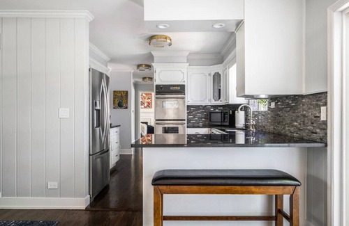 Fox Valley House | Luxury Home w/4Kings, Firepit