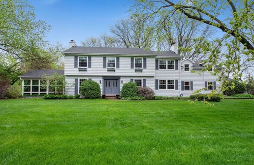 Fox Valley House | Luxury Home w/4Kings, Firepit