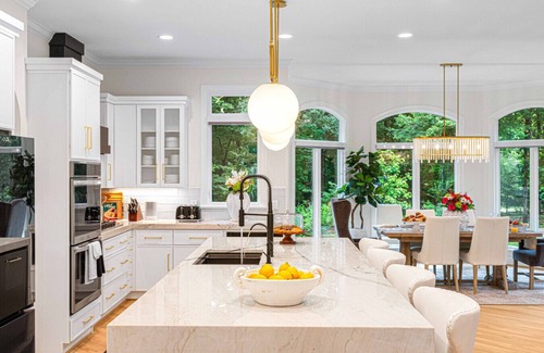 Burlington Apartment | Luxury Home w/Hot Tub, Pets OK
