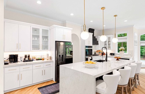 Burlington Apartment | Luxury Home w/Hot Tub, Pets OK