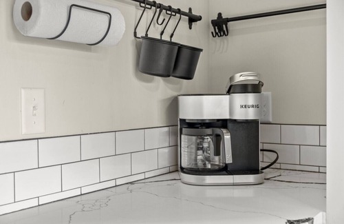 Campton House | Luxury/Hot-Tub/WiFi - A Red River Barnhouse