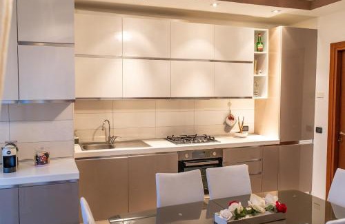 Trezzano sul Naviglio Apartment | Luxury House with WiFi & Free Parking