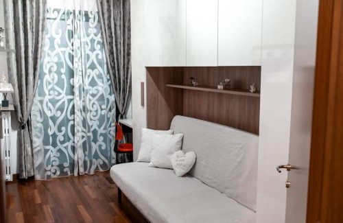 Trezzano sul Naviglio Apartment | Luxury House with WiFi & Free Parking