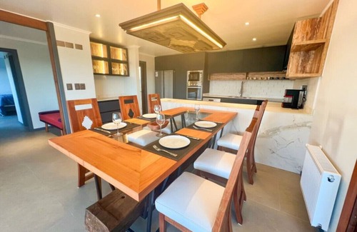 Puerto Varas House | Luxury House Playa Hermosa - BBQ Jacuzzi Parking Wifi