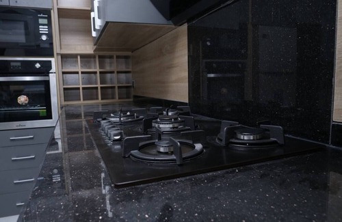 Abuja House | Luxury House - Sleeps 8 & Free Parking