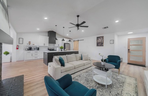 Euless House | Luxury in Euless - Close to DFW Airport and Cowboy Stadium