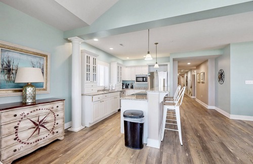 Midtown Ocean City House | Luxury Key Largo Penthouse w/Ocean View, WiFi, AC, W/D - 1/2 Block to Beach