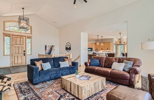 Elk Crossing House | Luxury Keystone River House w/Hot tub & Mtn Views