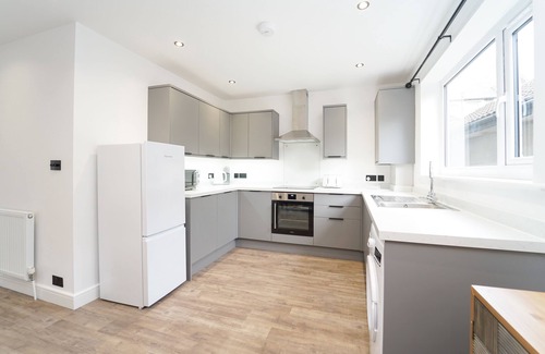 Weston-super-Mare Apartment | Luxury King Suite sea View Modern Flat