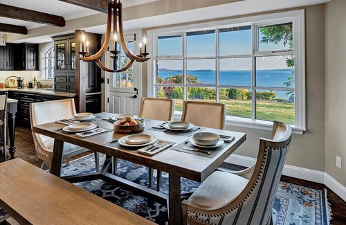 Inglewood-Finn Hill House | Luxury Kirkland House with Water Views and Sunsets