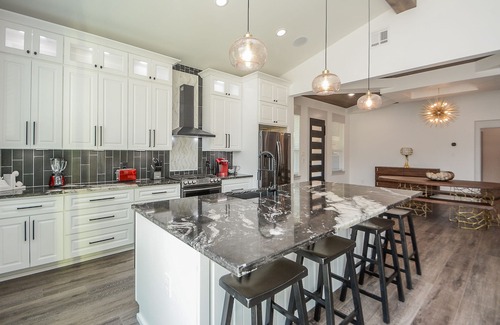 Willis House | Luxury Lakefront Home with Boat dock and Kayaks