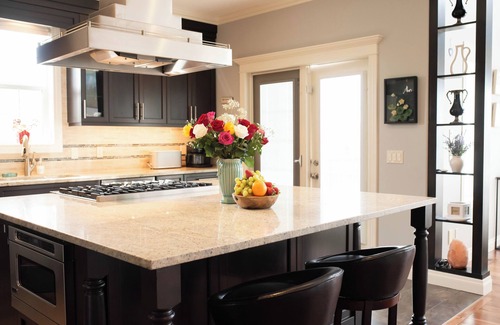 Southeast Calgary Villa | Luxury Lakefront house for all occasions, 90 mins drive to Banff, Pet friendly.