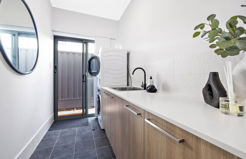 Victoria Park House | Luxury, Location, and Step-Free Ease — All in One.