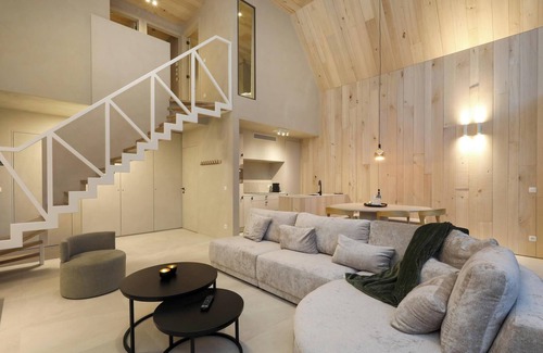 Zolder House | Luxury lodge for 4 people with jacuzzi, surrounded by nature and equipped with high-quality amenities.