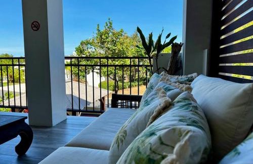 Trinity Park Apartment | Luxury marina view Apartment cairns