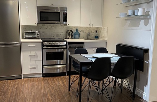 East York House | Luxury Midtown Apartment in Home