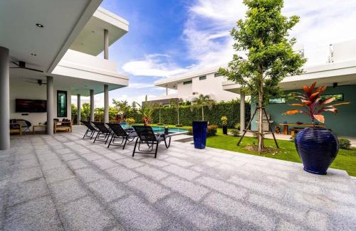 Hua Hin Villa | Luxury Modern 6 Bed Private Pool Villa LLW