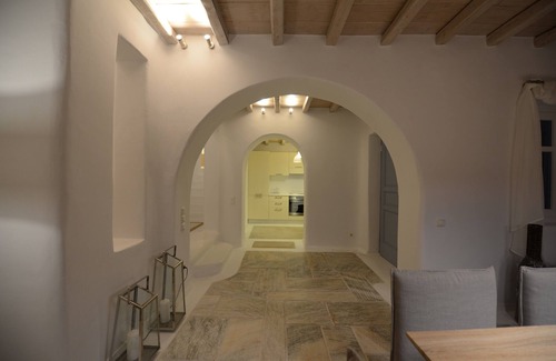 Psarou Villa | Luxury Mykonos Villa | 4 Bedrooms | Villa Ammonite | Well Furnished interior |.