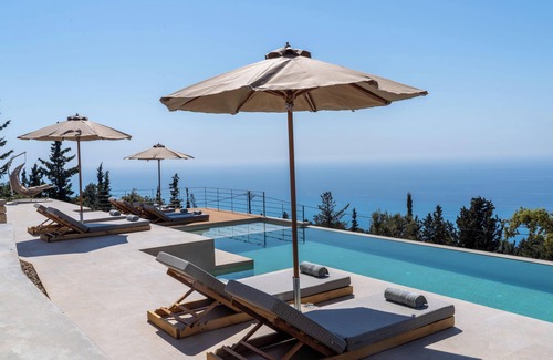 Evgiros Villa | Luxury new Villa Limni with stunning sea views and near to the best beaches