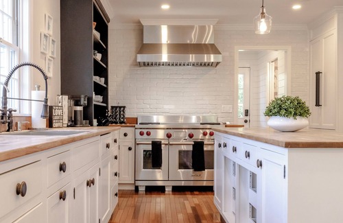 Middletown House | Luxury Newport Home on Upscale Indian Ave. Close to Downtown Newport & Beaches!n
