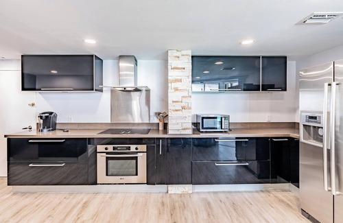 Hollywood South Central Beach Condo | Luxury Ocean View Penthouse