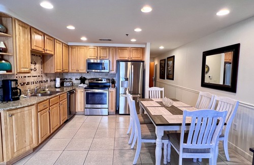West Panama City Beach Condo | Luxury Oceanfront Condo at Splash - FREE Beach Service,Wifi, NO Checkin required