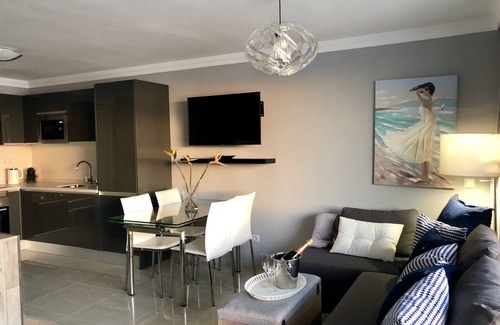 Patalavaca Apartment | Luxury on the beach with a spectacular view and breathtaking sunsets!