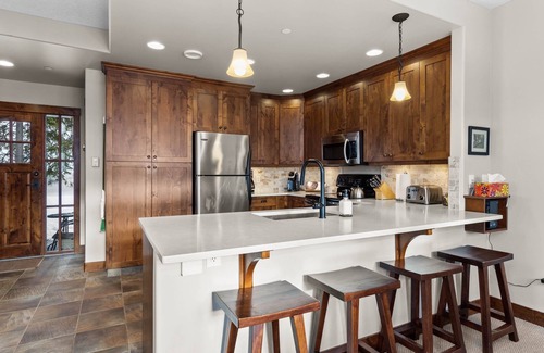 Sun Peaks House | Luxury on the slopes. ski-in & ski-out with private hot tub in Woodhaven 4