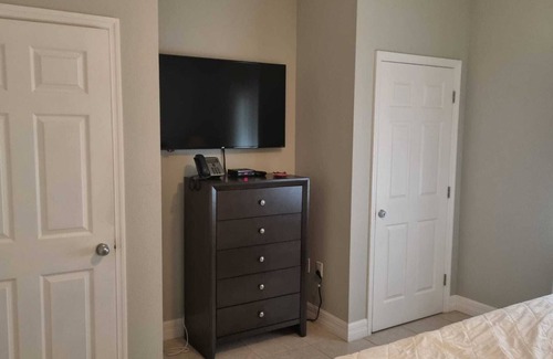 Colliers Bay Resort | Luxury One Bedroom King Penthouse Condo @ Beachfront Resort in East End