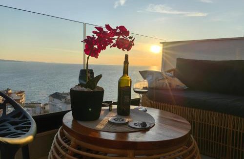 Qender Apartment | Luxury Panorama View with a Pool