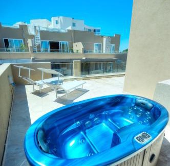 Msida Apartment | Luxury penthouse with jacuzzi on sun terrace APIC1-2