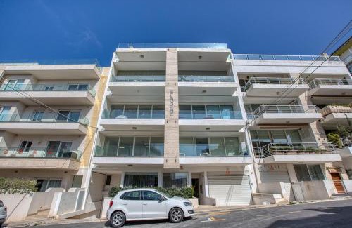 Tal-Ghoqod Apartment | Luxury Penthouse in Swieqi with In and Outdoor Pool