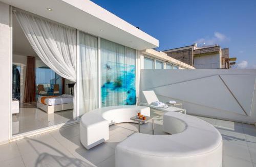 Tal-Ghoqod Apartment | Luxury Penthouse in Swieqi with In and Outdoor Pool