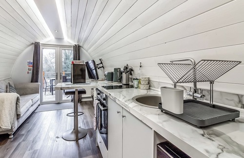 Gunthorpe Cottage | Luxury pod, perfect for two people seeking a romantic and relaxing break.
