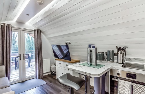 Gunthorpe Cottage | Luxury pod, perfect for two people seeking a romantic and relaxing break.