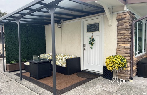 Northwest Bellevue Apartment | Luxury private suite in downtown Bellevue, free parking