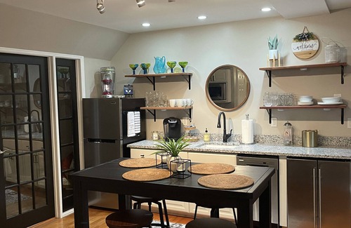 Mount Vernon House | Luxury private suite hot tub & game room w/full kit, King Bed