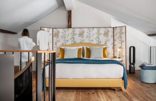 Old Town Apartment | Luxury Residences by Widder Hotel