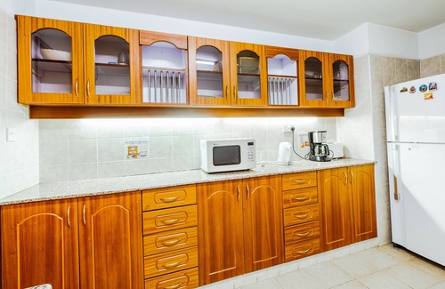 Nairobi Upper Hill Apartment | Luxury Retreat in Nairobi's Upperhill: Parking, Security, Modern Design!