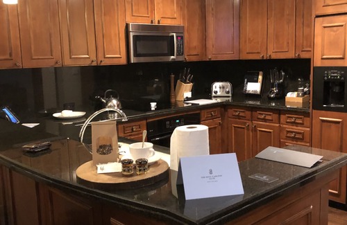 Aspen Condo | Luxury Ritz Aspen Suite weeks available in January & June