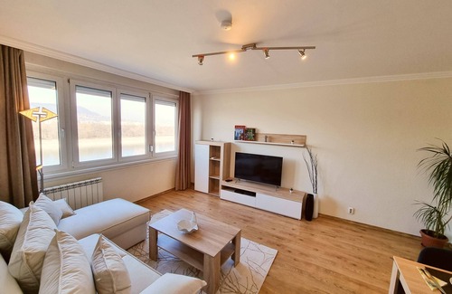 Ujlipotvaros Apartment | Luxury river view in the heart of the city