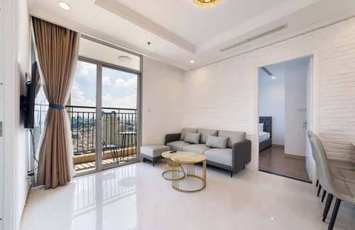 Hang Xanh Apartment | Luxury Royal Landmark 81 & Vinhomes