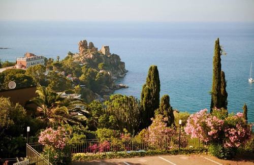 Cefalu Apartment | Luxury sea view, with infinity pool in Sicily