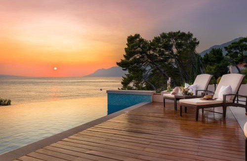 Brela Villa | Luxury Seafront Villa Brela Pride with private heated pool at the beach in Brela - Baska Voda