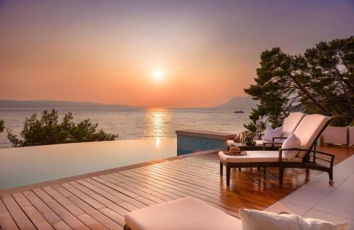 Brela Villa | Luxury Seafront Villa Brela Pride with private heated pool at the beach in Brela - Baska Voda