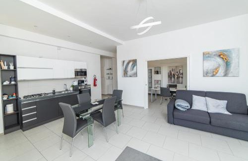 Historical Downtown Salerno Apartment | Luxury Seaview Apartment with Parking in Salerno City Center - Maison Dorotea