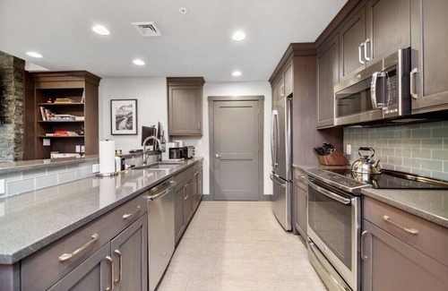 Windham Apartment | Luxury Ski-in Ski-Out 4 Bedroom 10 Bed Condo at Whisper Creek Windham Mountain