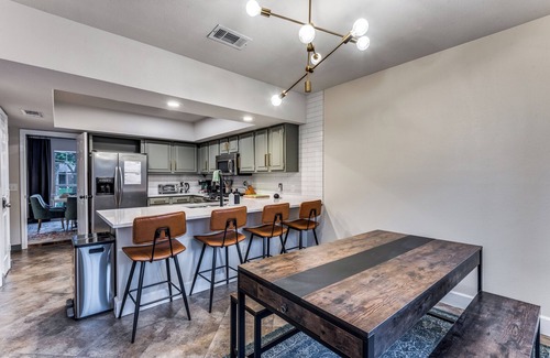 Grand Prairie House | Luxury, Spacious, Newly refurbed Entire House in Prime Location - DFW Metroplex!